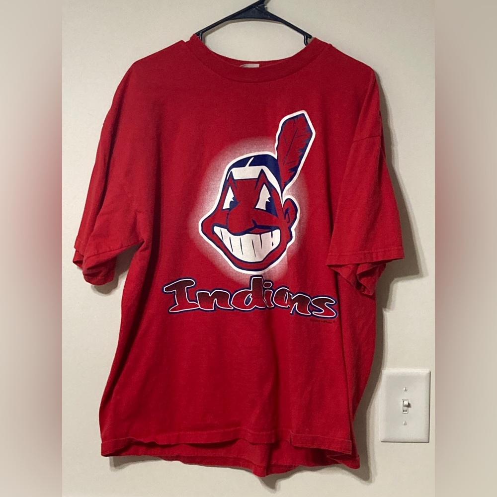 Cleveland Indians logo t-shirt
